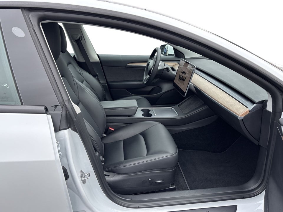 Tesla Model 3 RWD 4d