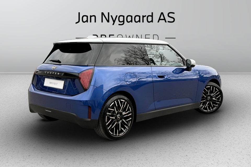 MINI Cooper SE Favoured Trim XL 3d