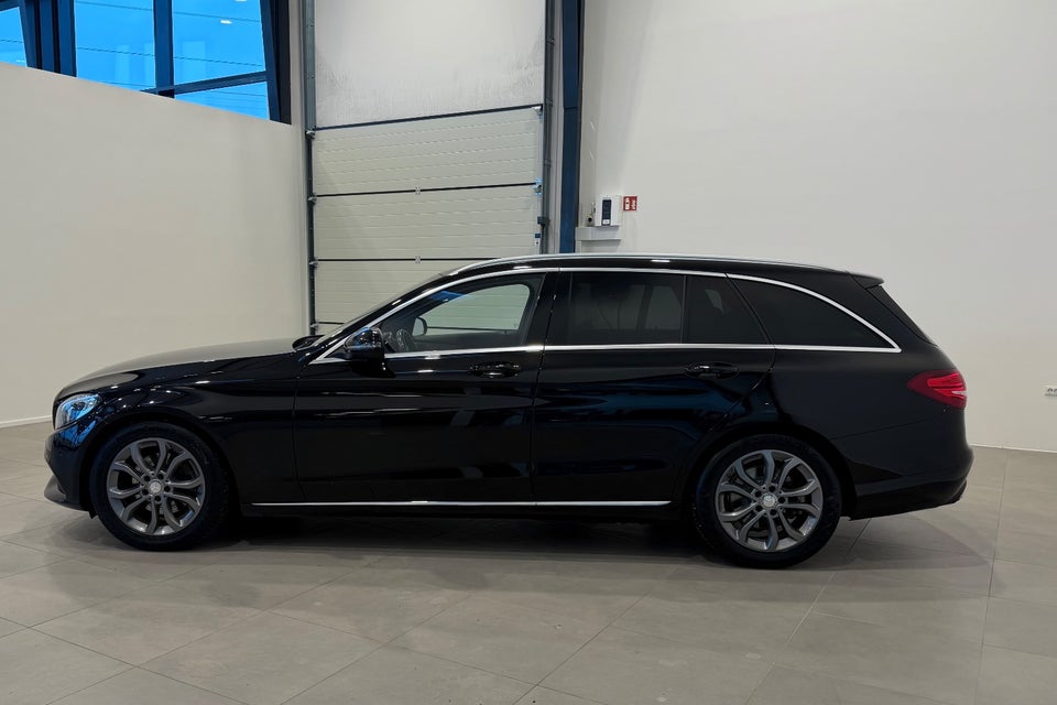 Mercedes C220 d 2,2 Avantgarde stc. aut. 5d