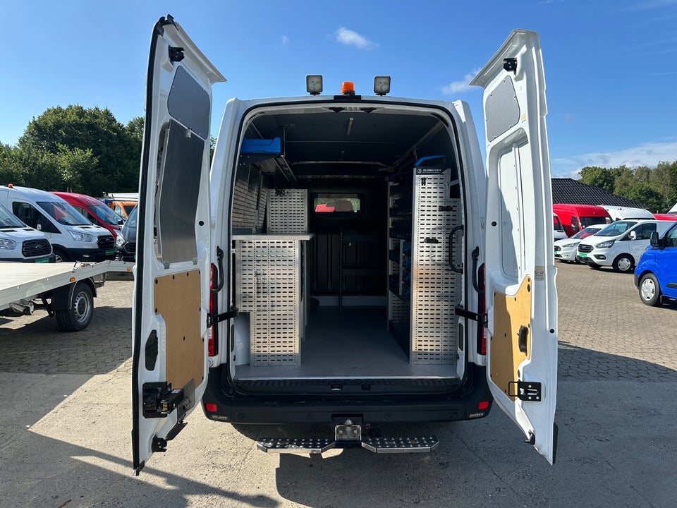 Renault Master IV T33 2,3 dCi 150 L2H2 Kassevogn