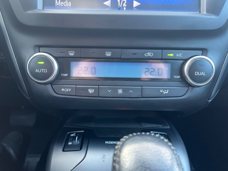 Toyota Avensis 1,8 VVT-i T2 Premium Touring Sports MDS 5d