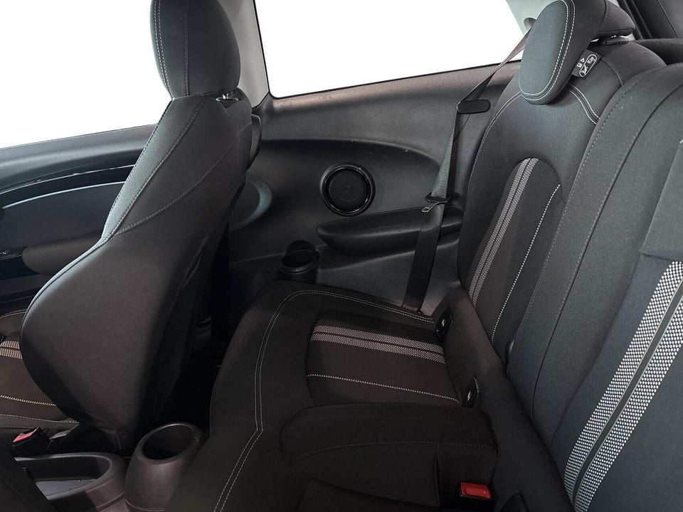 MINI Cooper SE Classic Trim 3d