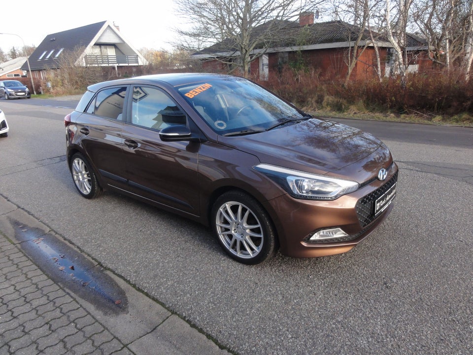 Hyundai i20 1,25 Premium 5d