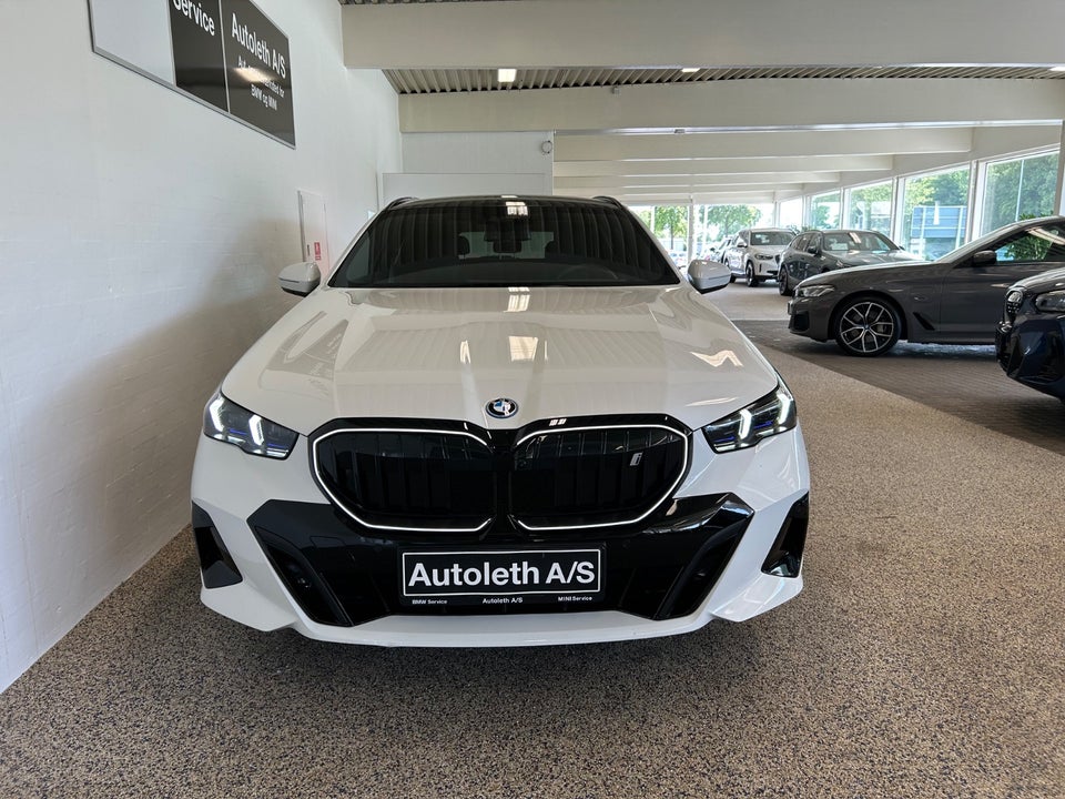 BMW i5 eDrive40 Touring Fully Charged M-Sport 5d