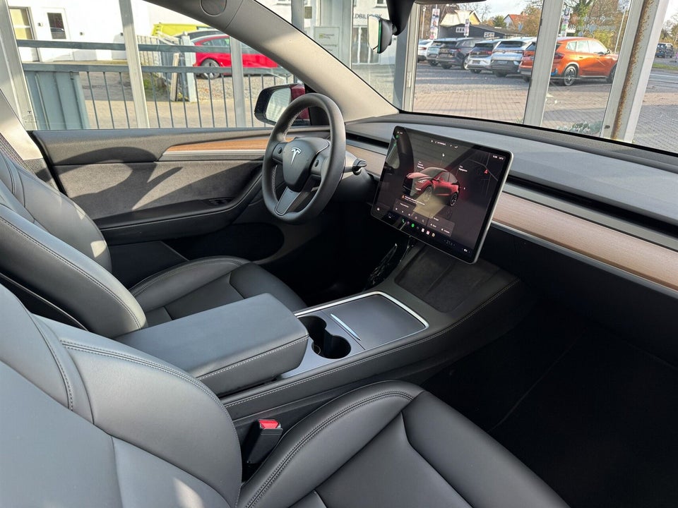 Tesla Model Y Long Range AWD 5d