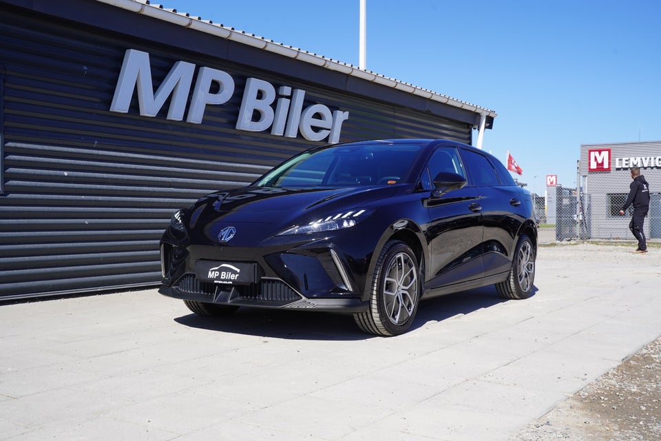 MG MG4 64 Luxury 5d