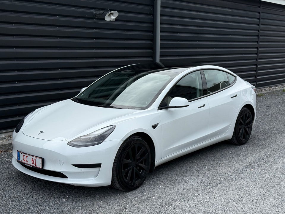 Tesla Model 3 Standard Range+ RWD 4d