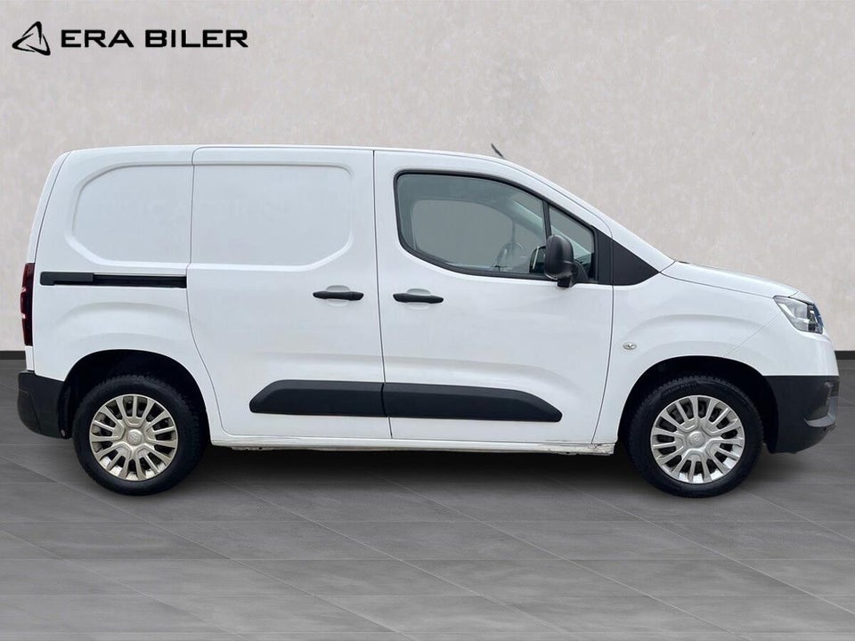 Toyota ProAce City 1,5 D 102 Medium Comfort 5d