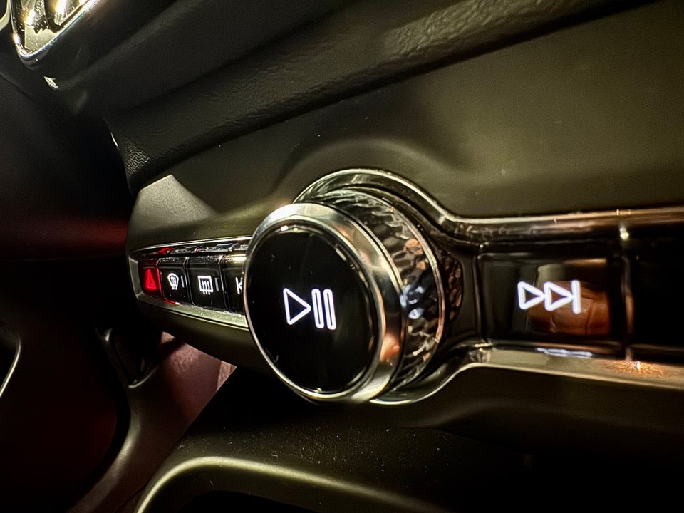 Volvo XC40 1,5 T4 ReCharge Inscription aut. 5d