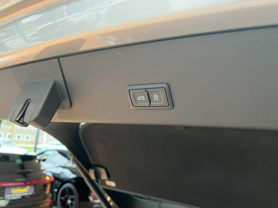 Audi e-tron 55 S-line Sportback quattro 5d