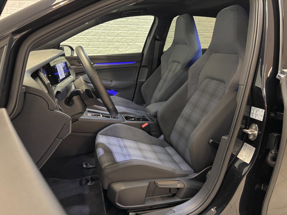 VW Golf VIII 1,4 GTE DSG 5d