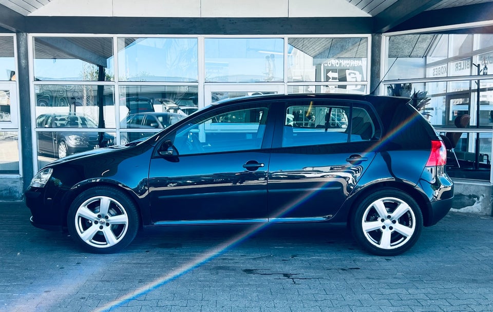 VW Golf V 1,6 Comfortline 5d