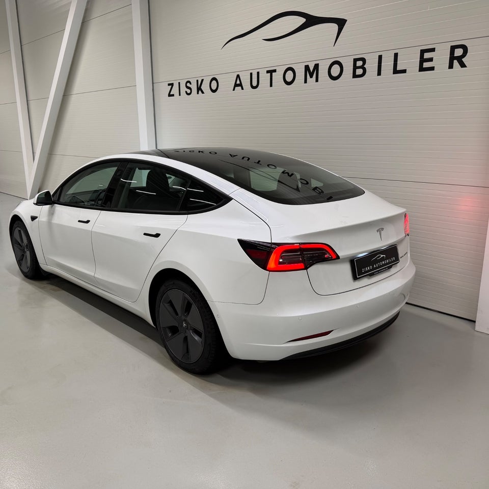 Tesla Model 3 Long Range AWD 4d