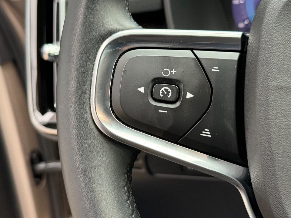 Volvo XC40 ReCharge Extended Range Core 5d