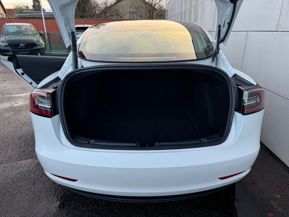 Tesla Model 3 Long Range RWD 4d