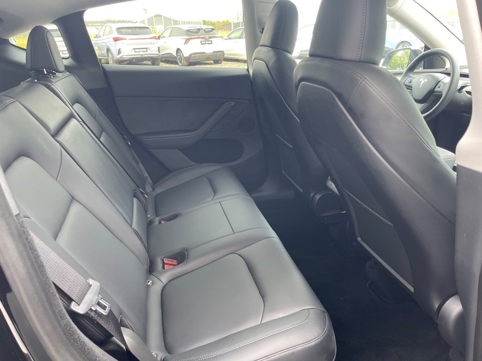 Tesla Model Y RWD 5d