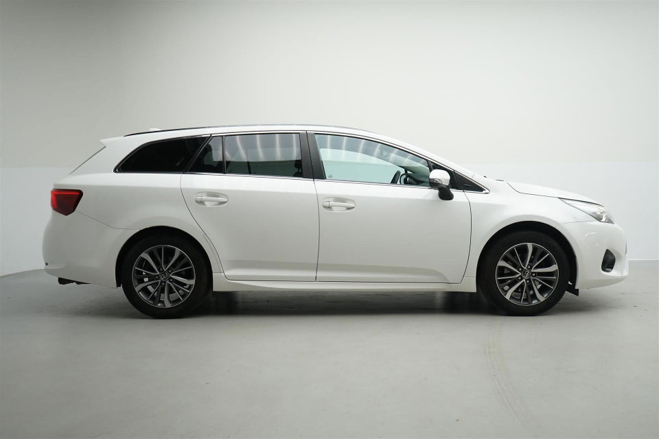 Toyota Avensis 1,8 VVT-i T2 Touring Sports MDS 5d