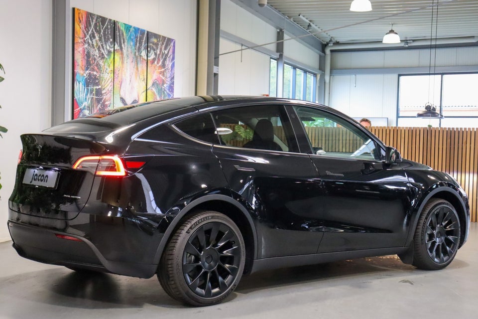 Tesla Model Y Long Range AWD 5d