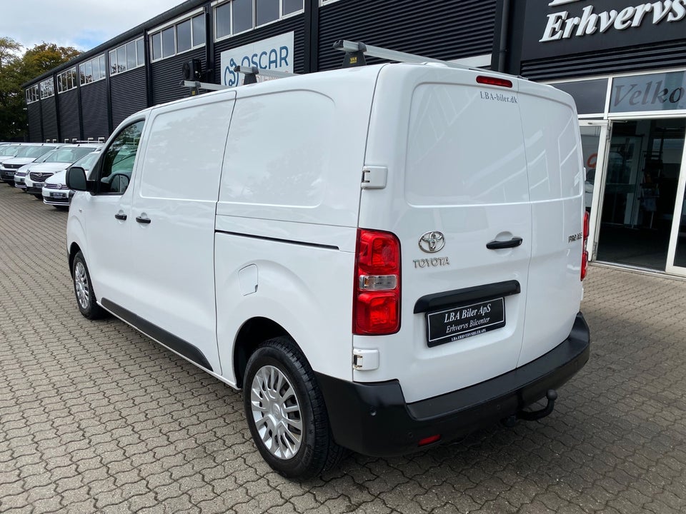 Toyota ProAce 2,0 D 122 Medium Comfort Master 6d
