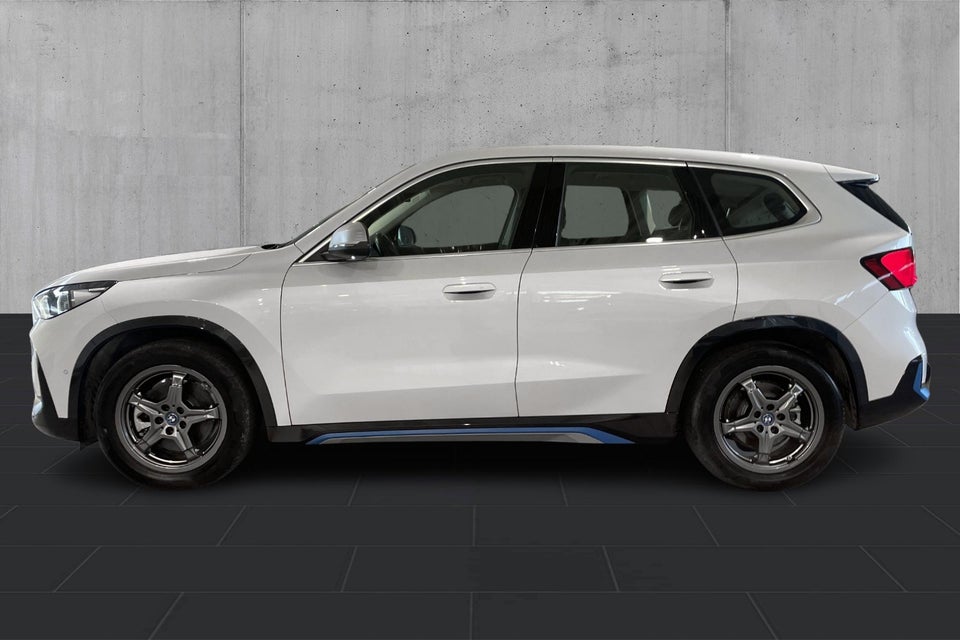 BMW iX1 xDrive30 X-Line 5d