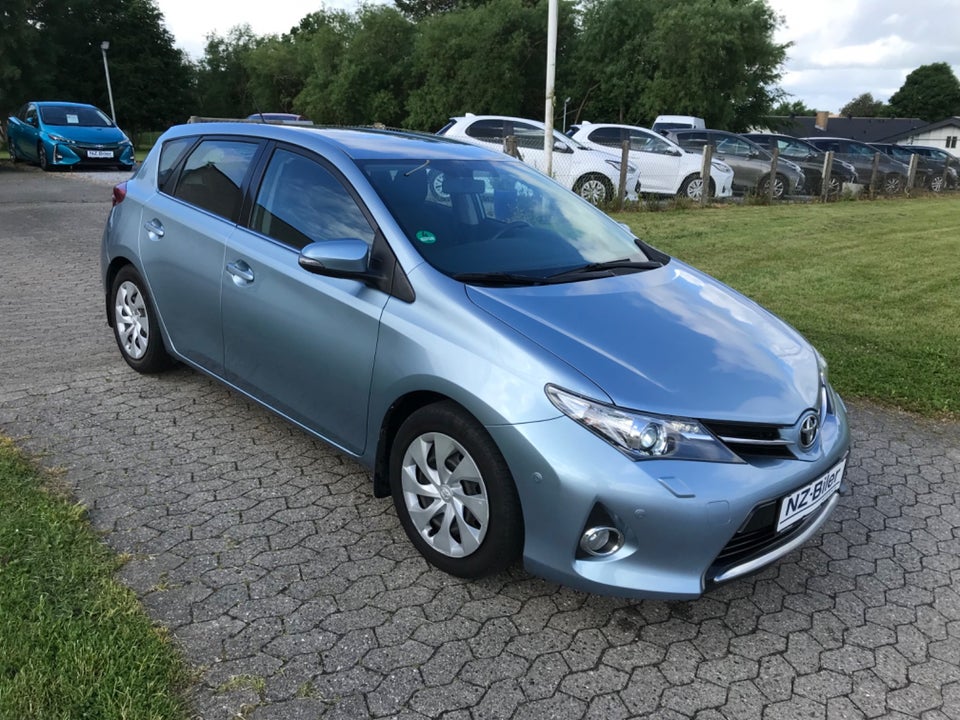 Toyota Auris 1,4 D-4D T2 5d