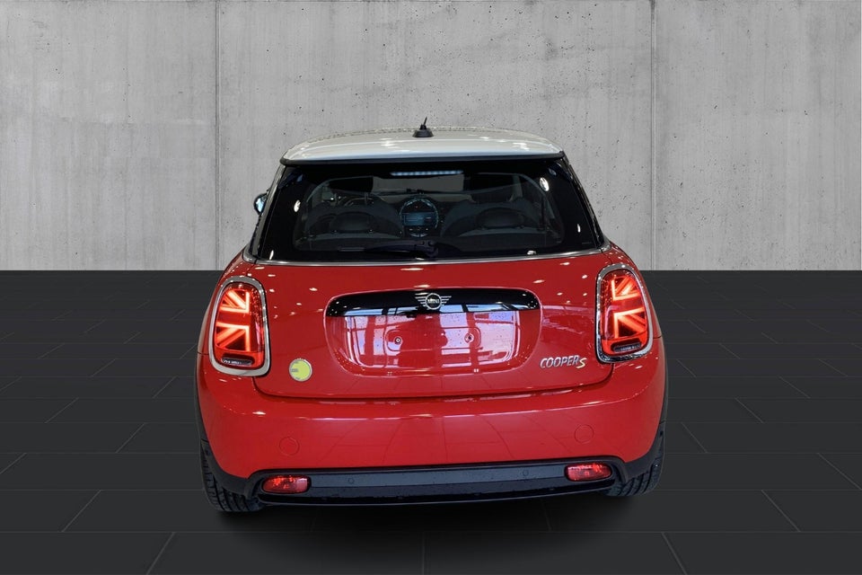 MINI Cooper SE Essential 3d