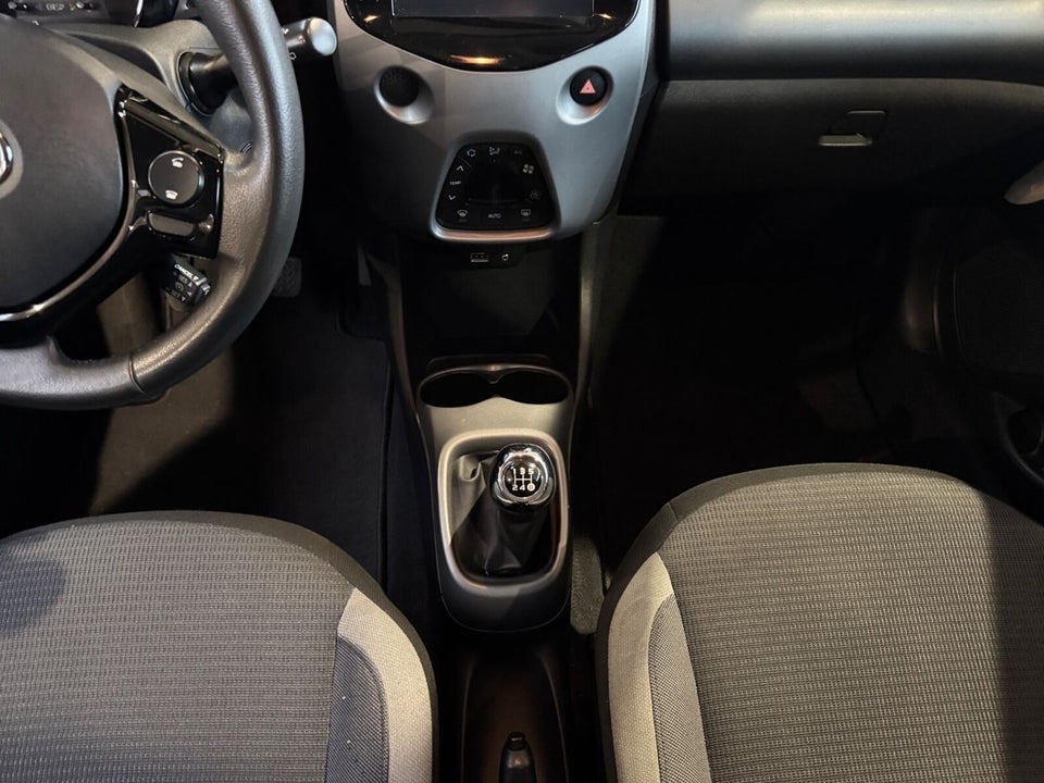 Toyota Aygo 1,0 VVT-i x-press 5d