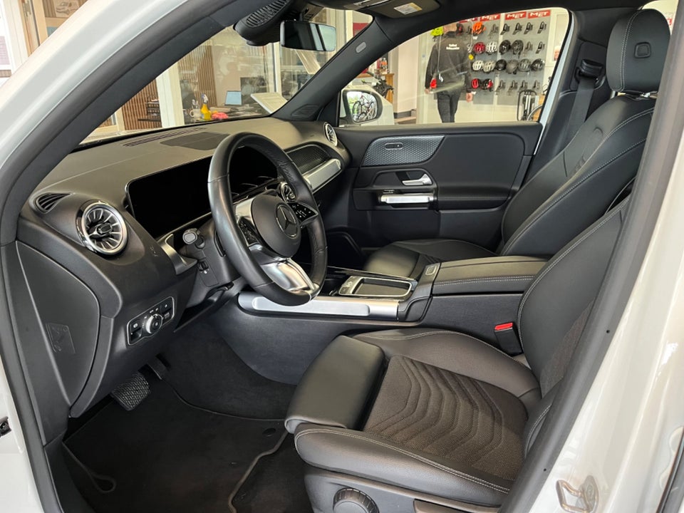 Mercedes EQB300 Progressive Advance 4Matic 5d