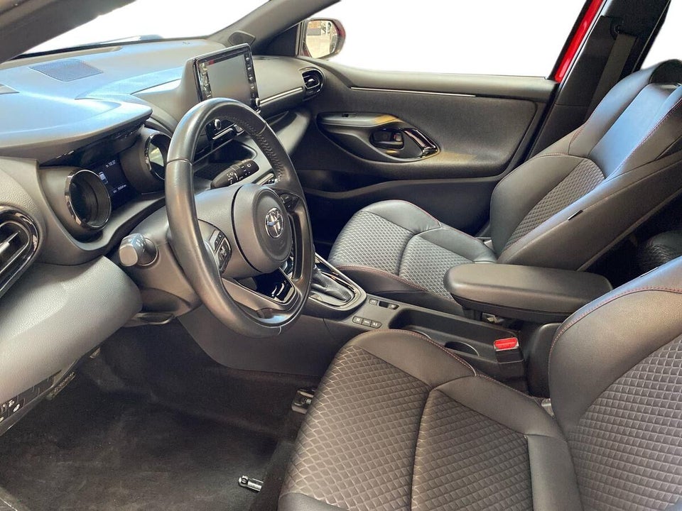 Toyota Yaris 1,5 Hybrid H3 Premier Edition e-CVT 5d