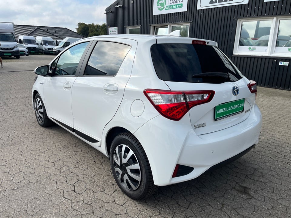 Toyota Yaris 1,5 Hybrid H1 e-CVT Van 5d