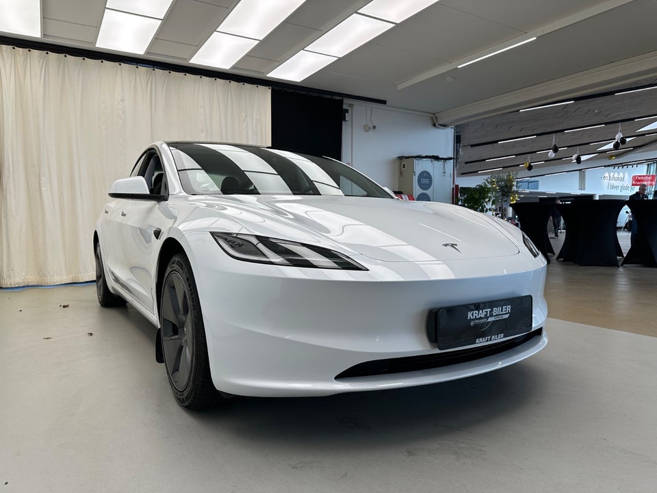 Tesla Model 3 Long Range AWD 4d
