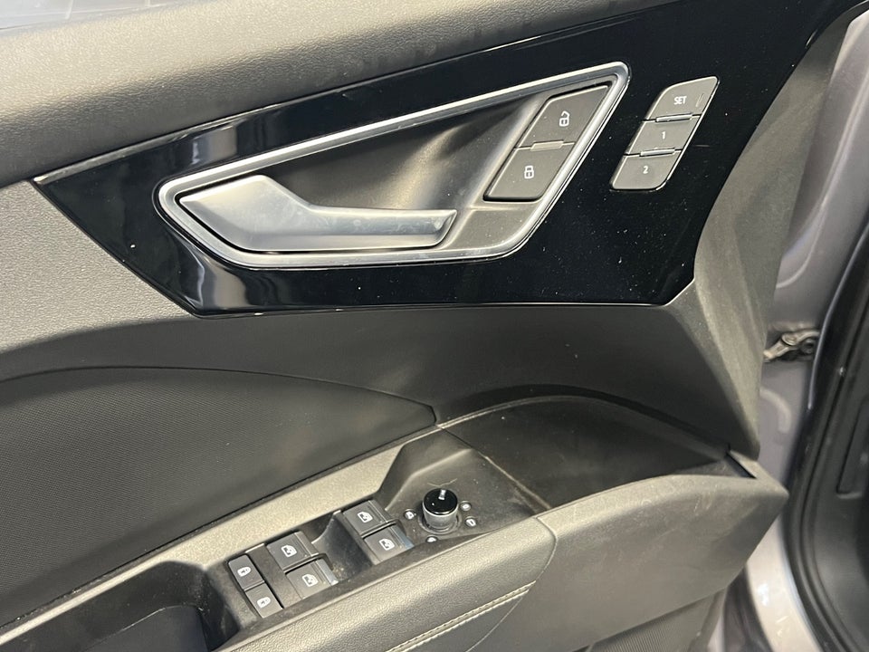 Audi Q4 e-tron 45 S-line quattro 5d