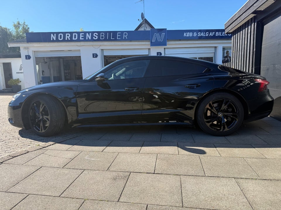Audi e-tron GT quattro 4d