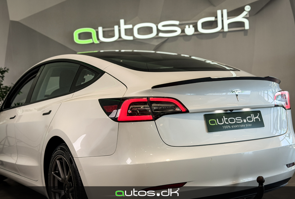 Tesla Model 3 Standard Range+ RWD 4d