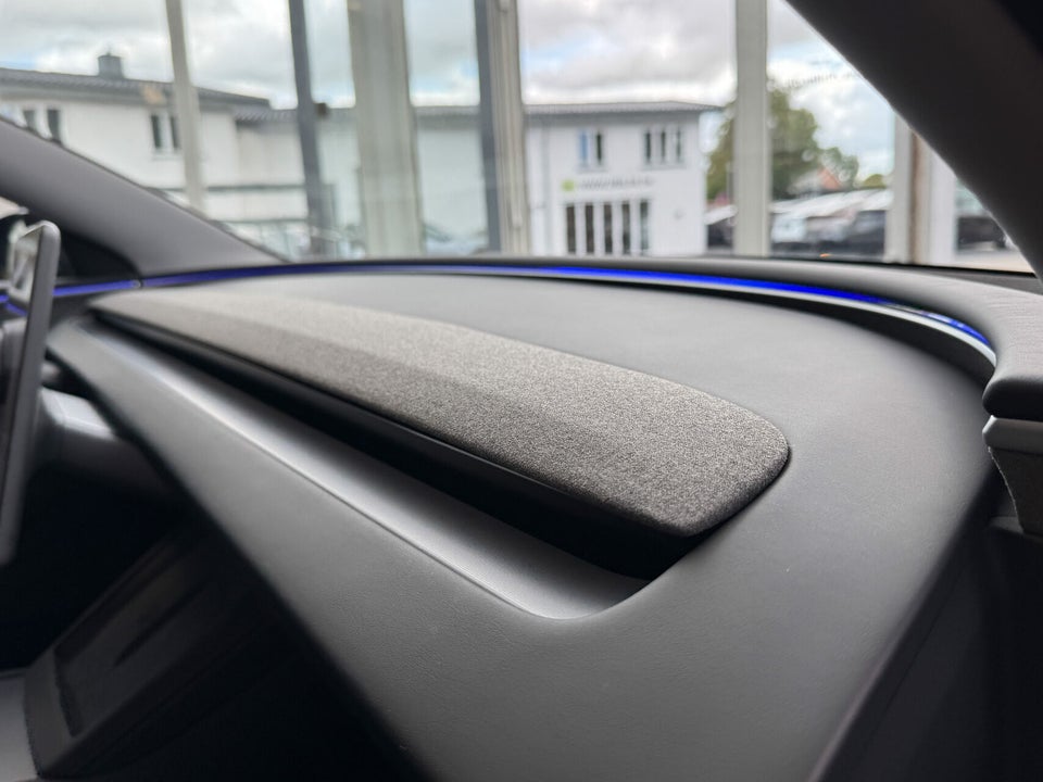 Tesla Model 3 RWD 4d