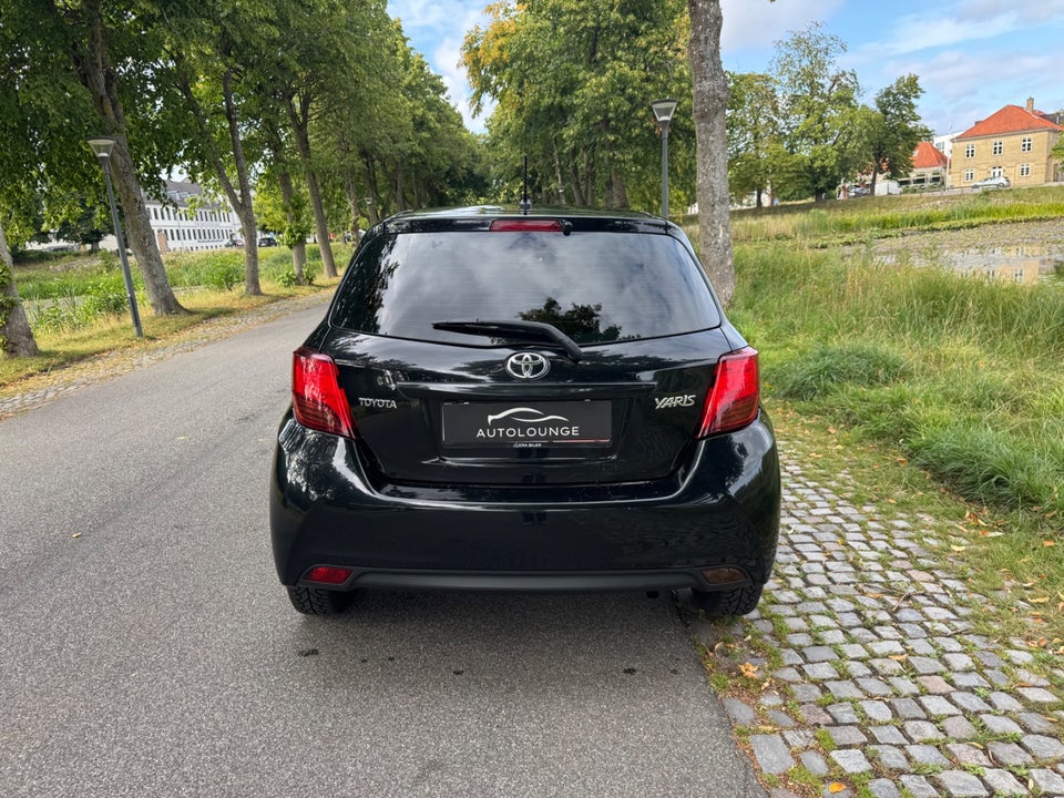 Toyota Yaris 1,0 VVT-i T2 Komfort 5d