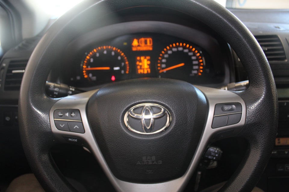 Toyota Avensis 1,6 VVT-i T2 4d