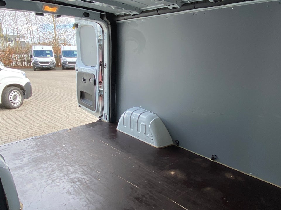 Renault Trafic T29 2,0 dCi 120 L2H1