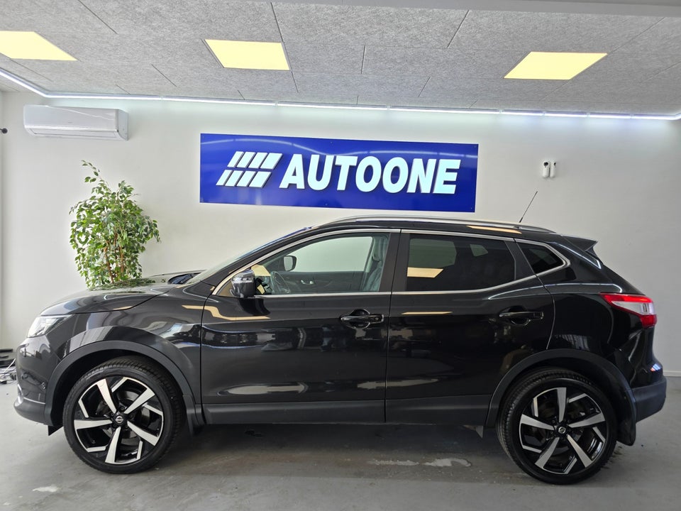 Nissan Qashqai 1,6 Dig-T 163 Tekna 5d