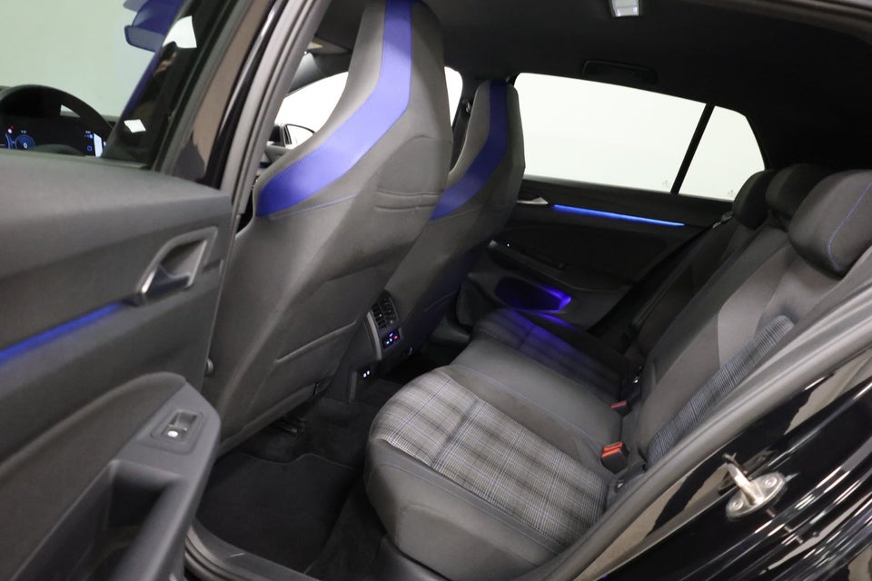 VW Golf VIII 1,4 GTE DSG 5d