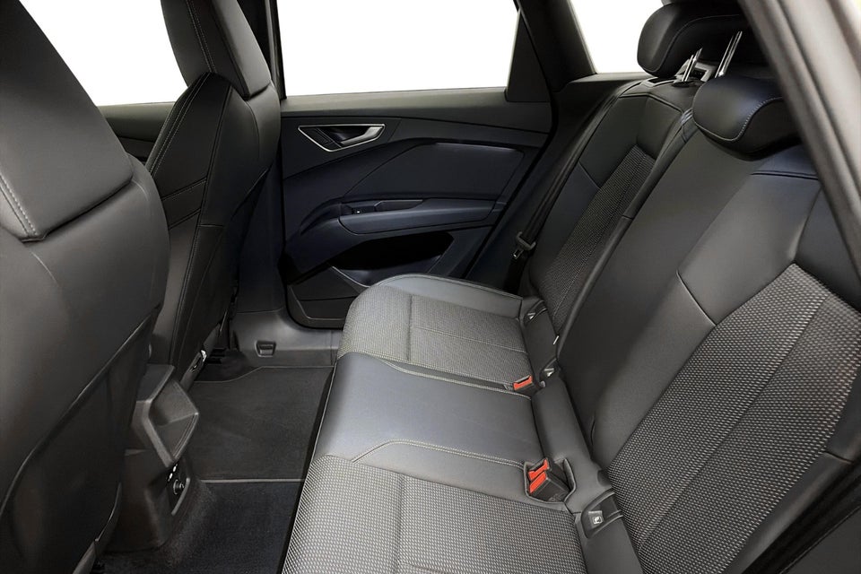 Audi Q4 e-tron 40 Attitude 5d