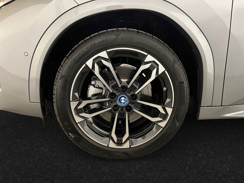 BMW iX2 xDrive30 M-Sport 5d