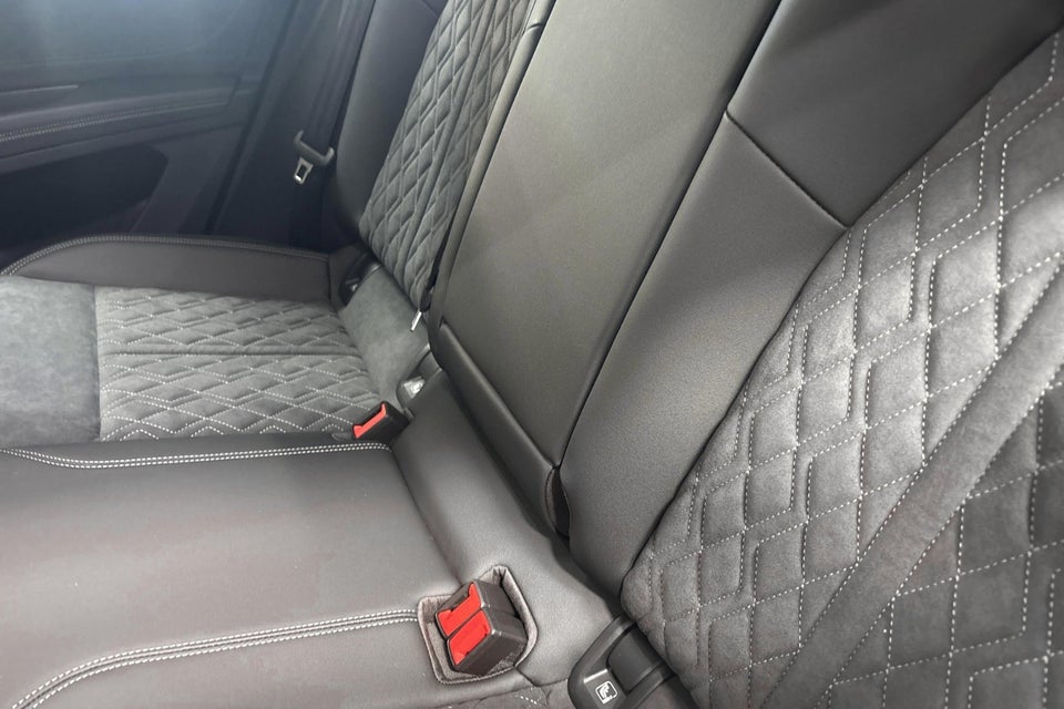 Audi Q4 e-tron performance 5d