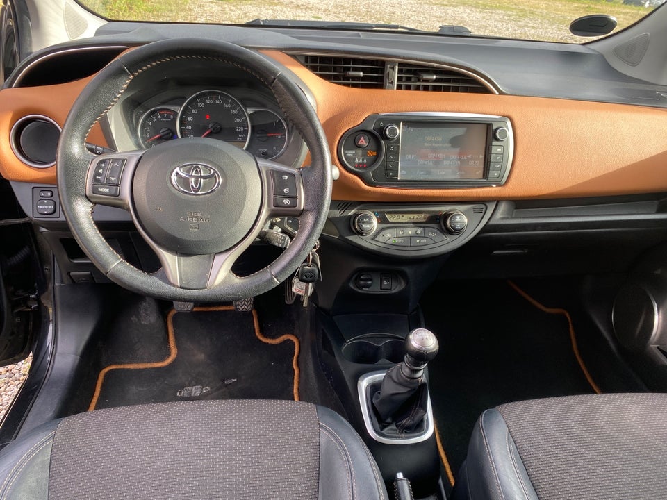 Toyota Yaris 1,3 VVT-i T2 Premium Luksus 5d