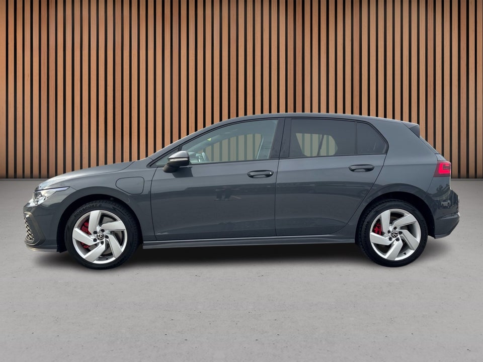 VW Golf VIII 1,4 GTE DSG 5d