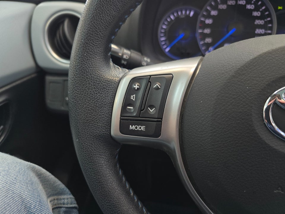 Toyota Yaris 1,5 Hybrid H3 Touch CVT 5d