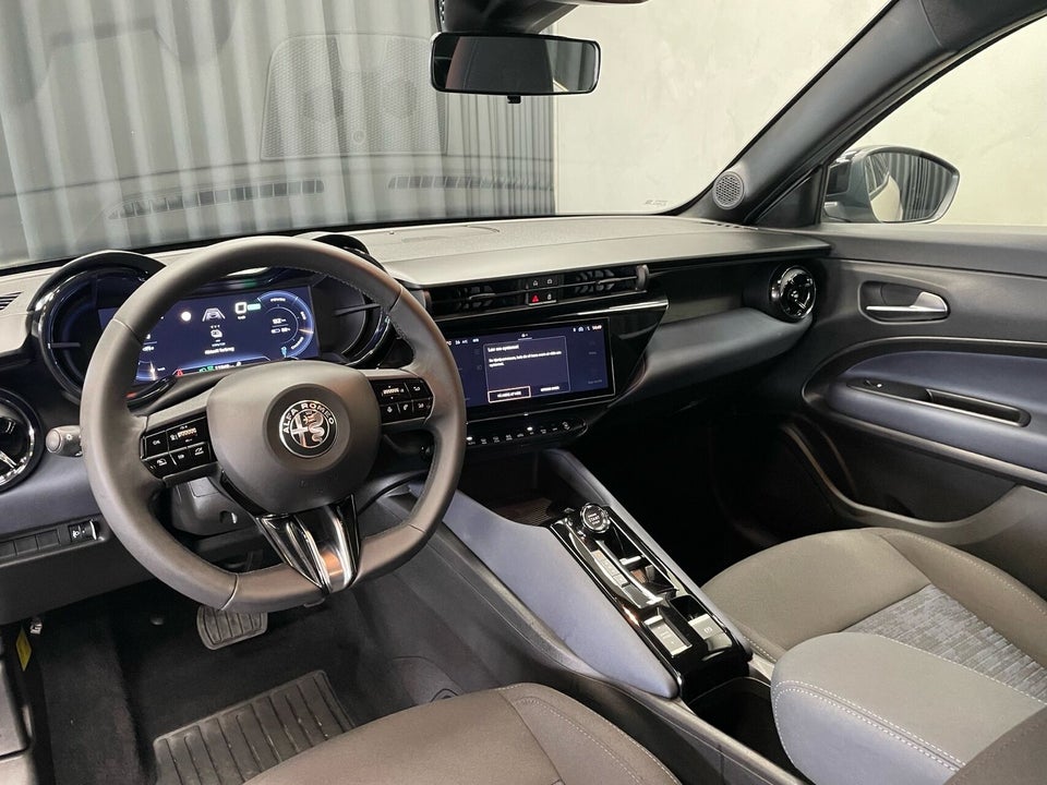 Alfa Romeo Junior Elettrica Core 5d