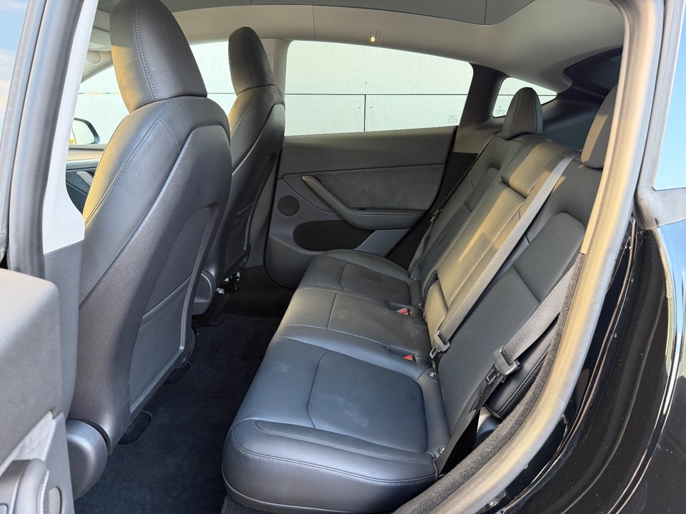 Tesla Model Y RWD 5d