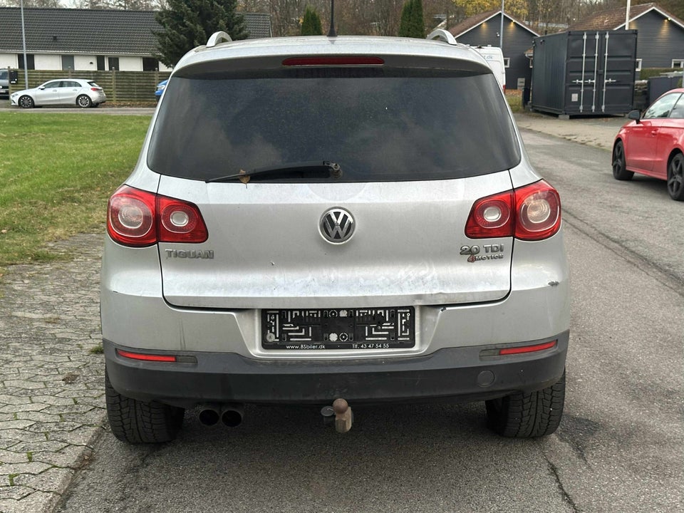 VW Tiguan 2,0 TDi 140 Track & Field Tiptr. 4Motion Van 5d