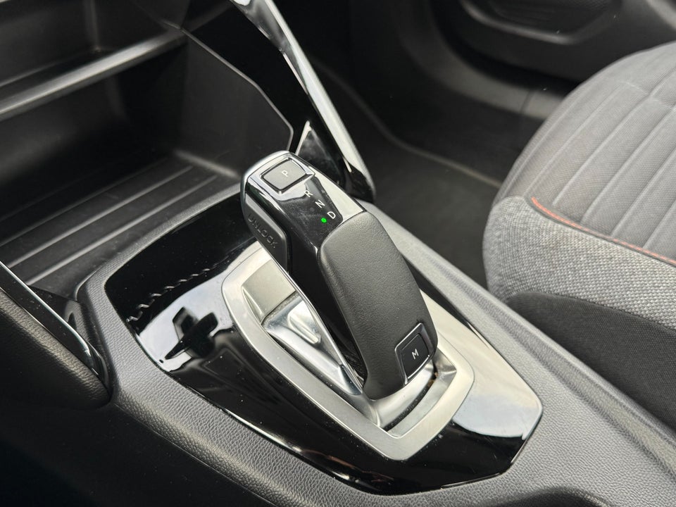 Peugeot 2008 1,2 PureTech 130 Active Limited EAT8 5d